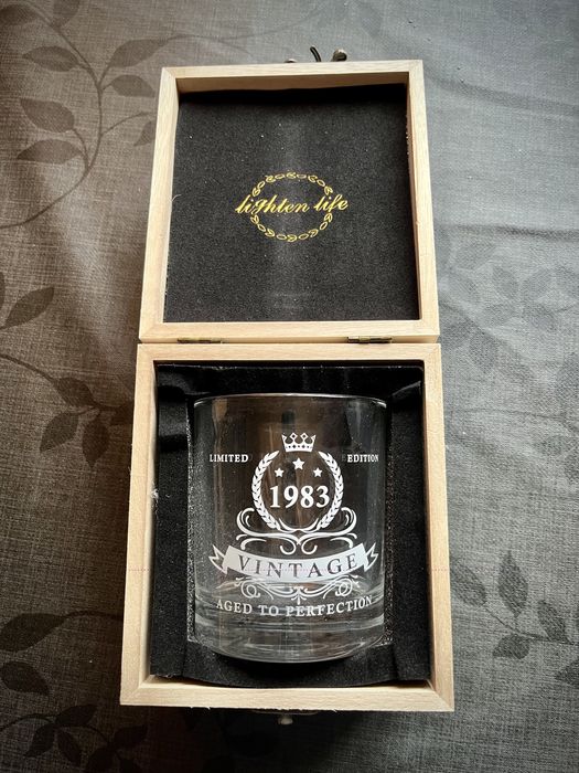 Pahar de whisky + cutie cadou