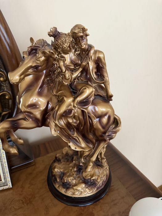 Продам статуэтки