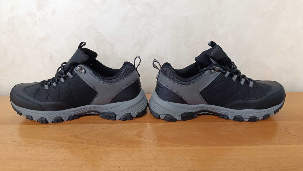 Skechers- Selmen-Чисто Нови в Кутия