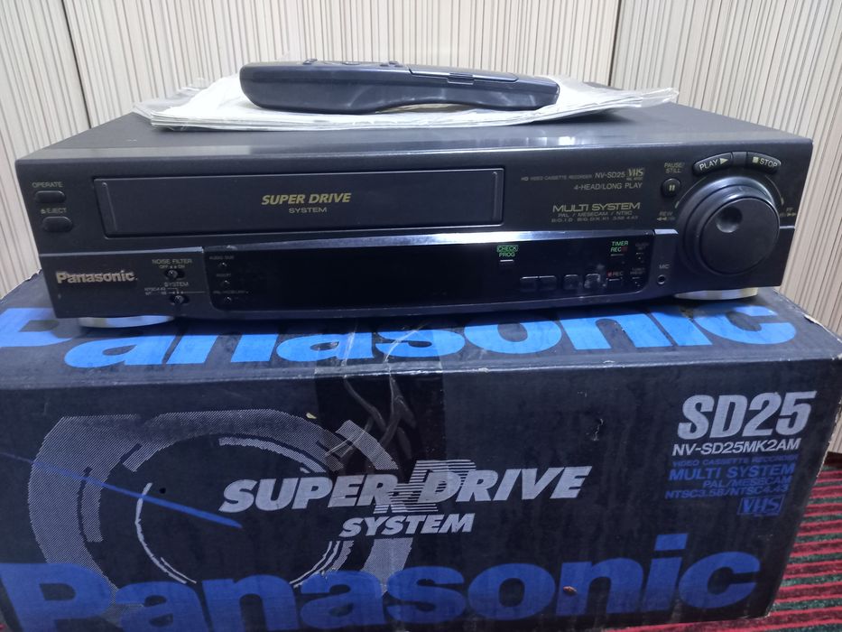 Продаетса видиомагнитафон Panasonic в отличном состояние