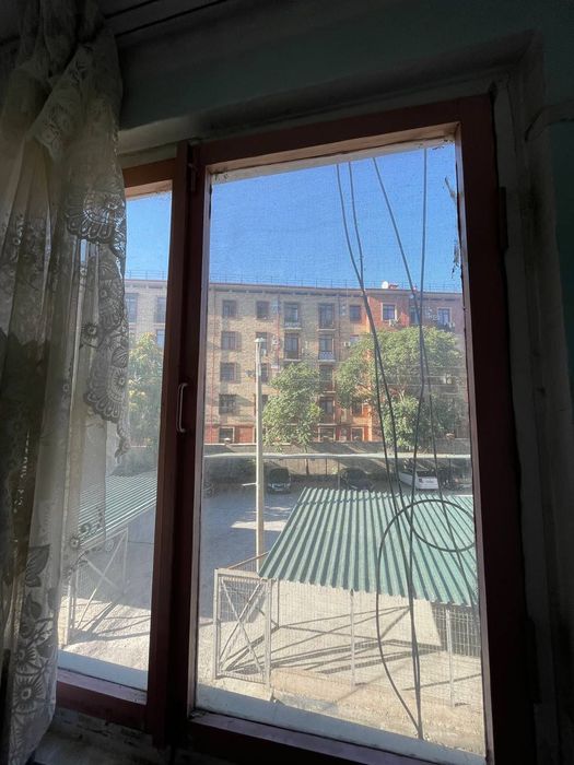 Продам двухкомнатную квартиру на риезий(паркентский рынок)