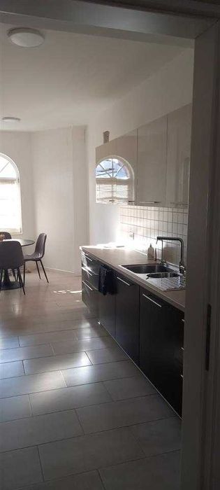 Дава се под наем Двустаен апартамент в Бургас, Възраждане - 68 кв.м за 204 € - Снимка #2