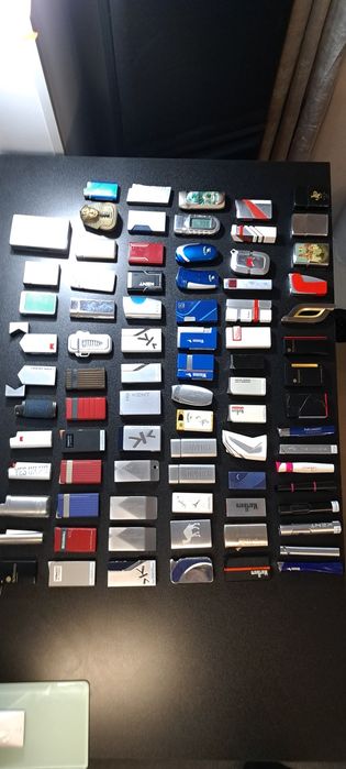 Vand colectie de brichete metalice