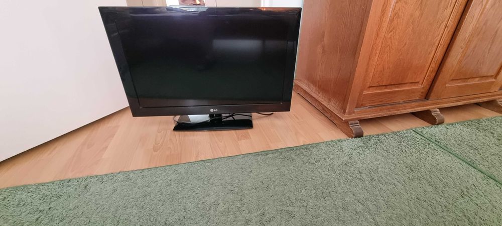Televizor LCD LG diagonala 81 cm