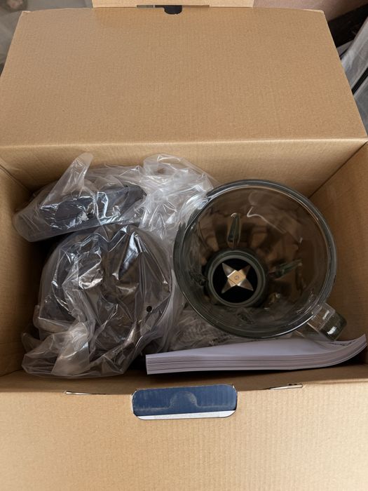 Блендер Electrolux E4TB1-6ST 800W като нов