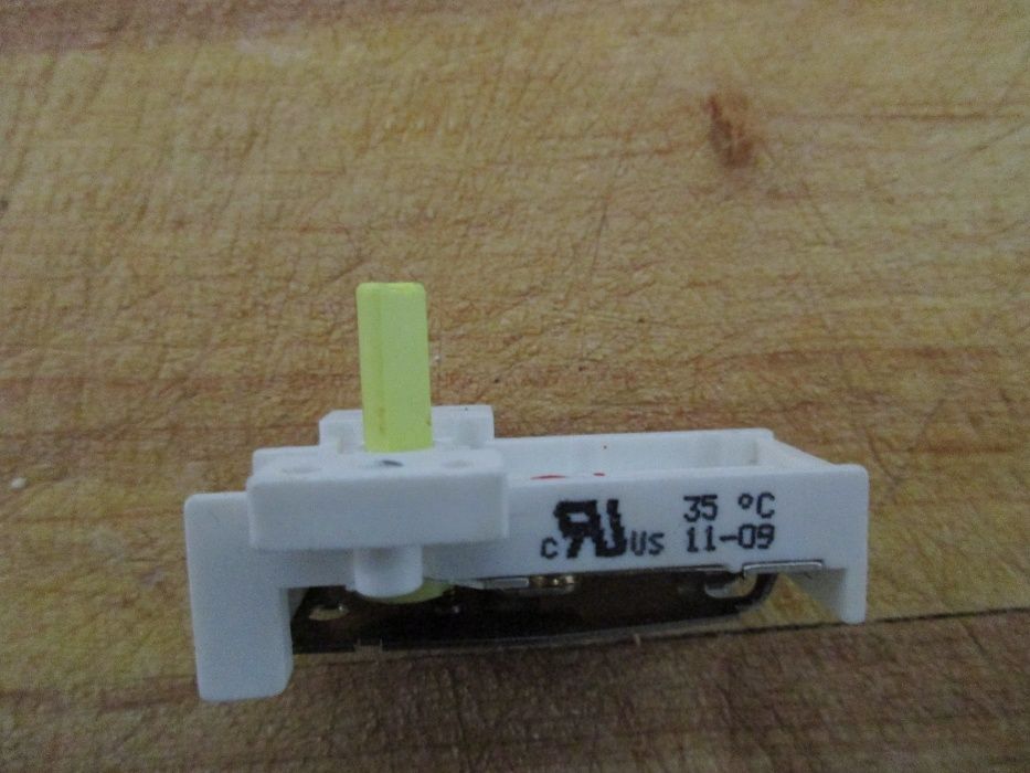 Продавам биметален термостат за вграждане от 5 до 35 градус целзий