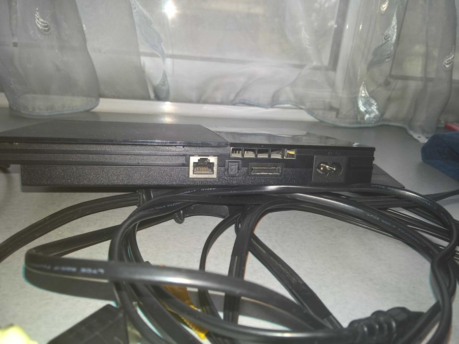 продавам Play Station 2