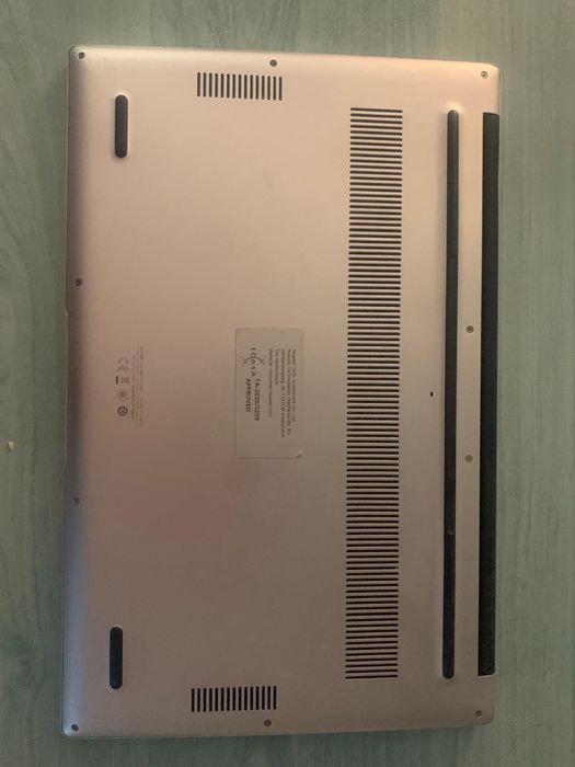 Laptop Huawei Matebook M15 2020, defect