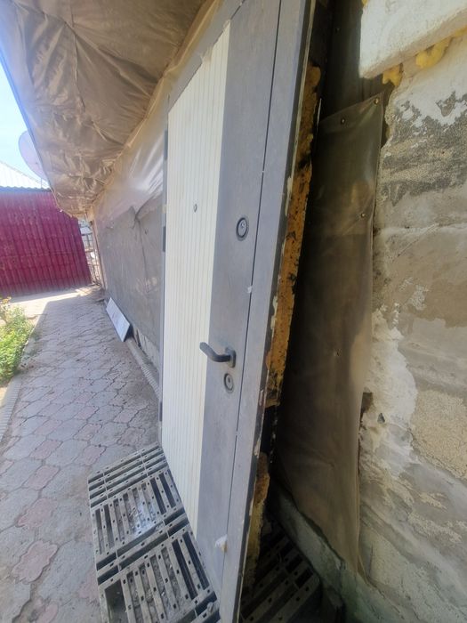 Дверь входная в дом