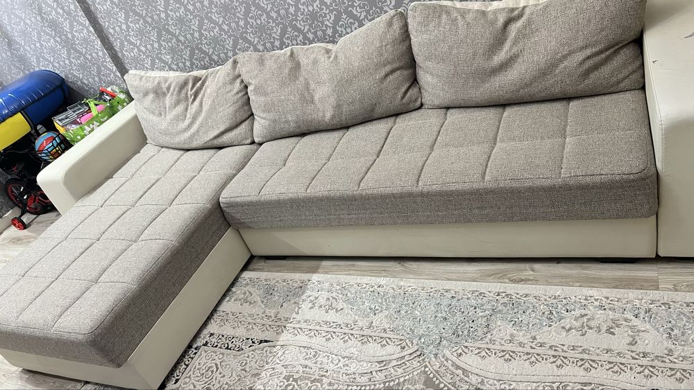 Продается диван угловой