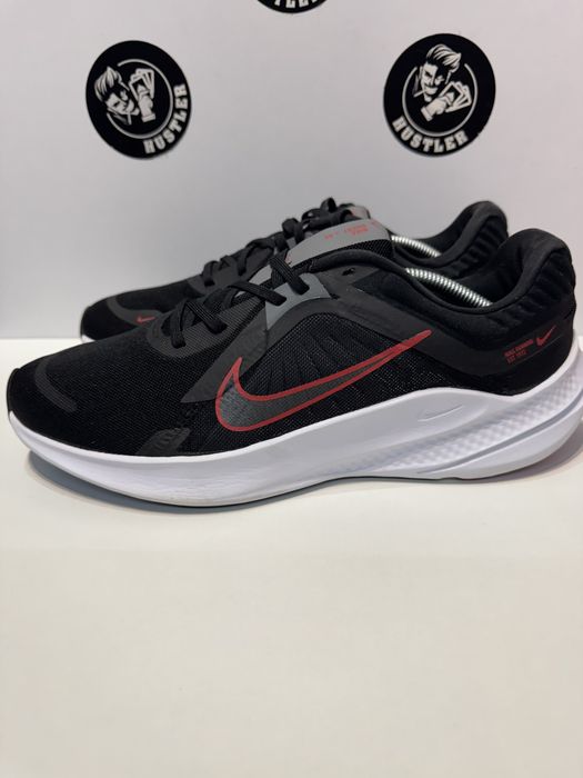 Маратонки NIKE QUEST 5 .Номер 45