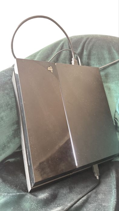 Play Station 4  продается