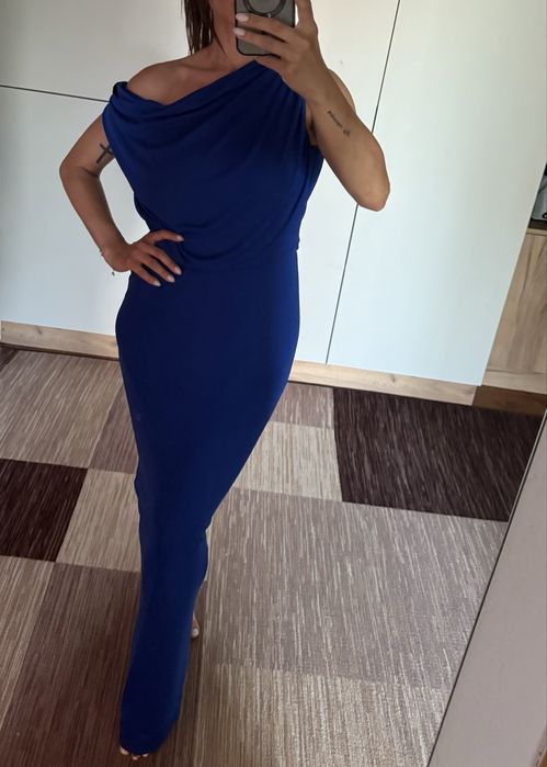 Дълга официална рокля