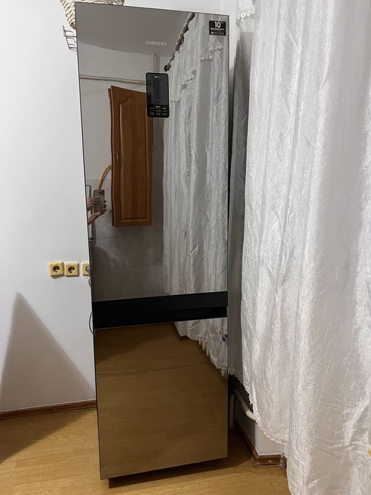 Холодильник Самсунг с зеркалом
