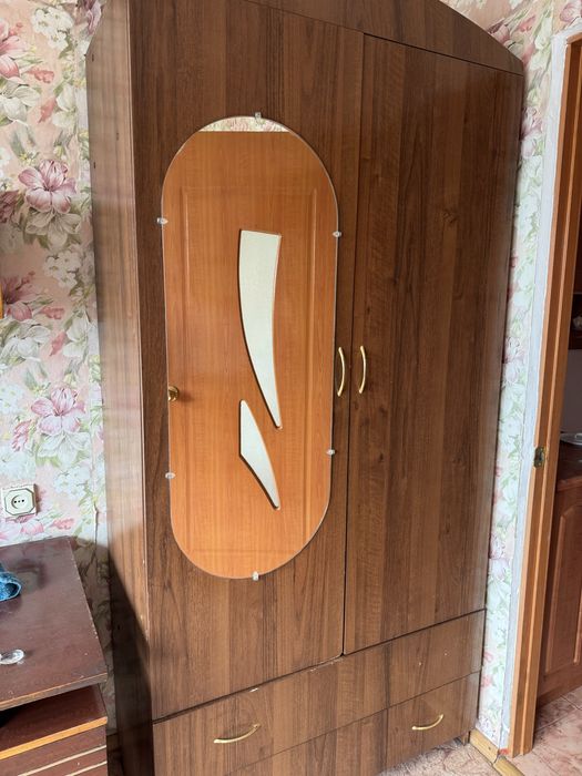 Продам шкаф в хорошем состоянии