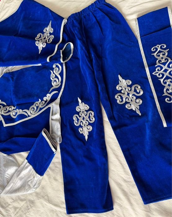 Костюм национальный