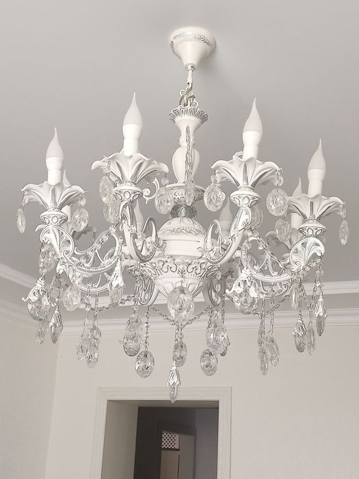 Продается люстра