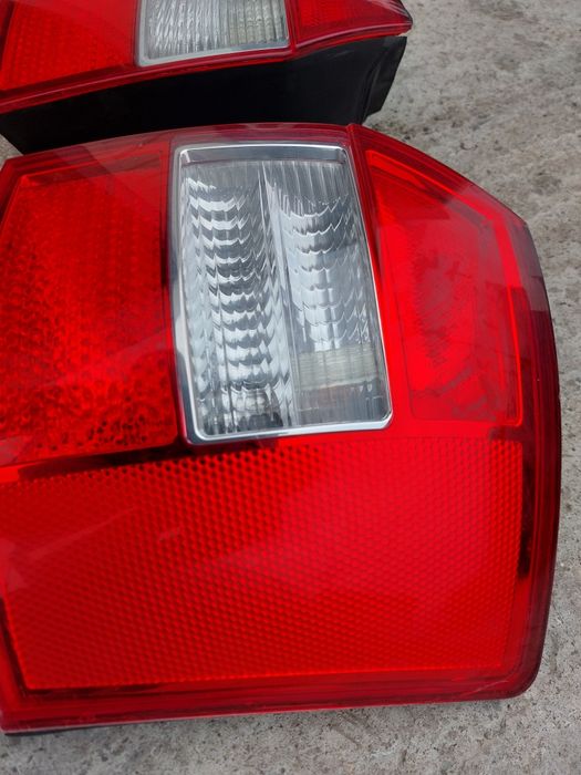 Stop dreapta AUDI A4 B6 MODEL BREAK 2001-2004 complet cu soclu
