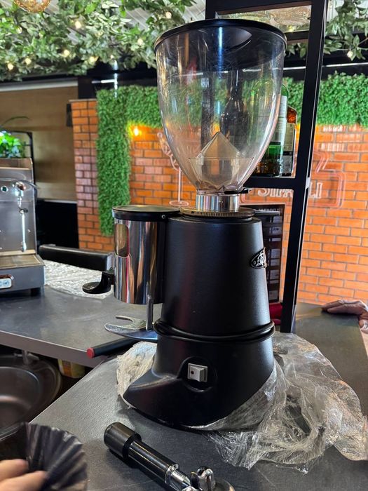 Продлиться кофе машинка Elektra