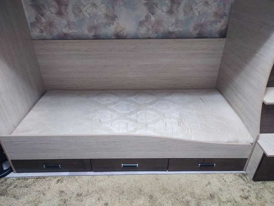 Продается двух ярусная кровать детская/подростковая