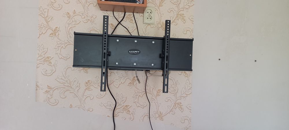 Кронштейн для телевизора.