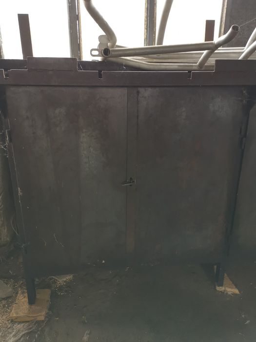 Двоен метален шкаф