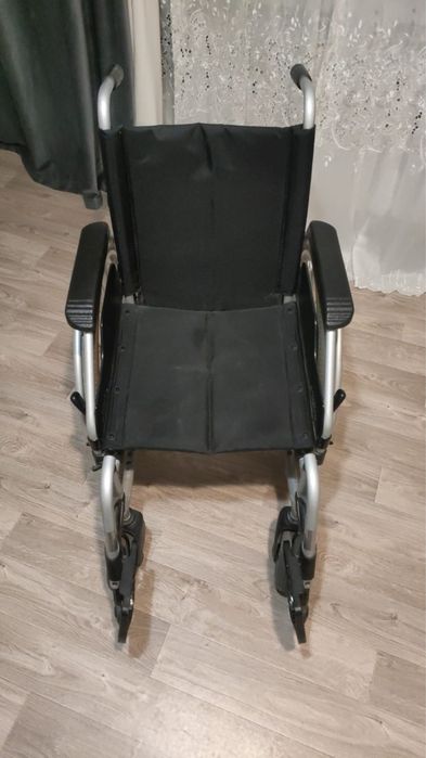 Продам коляску прогулочную б/у