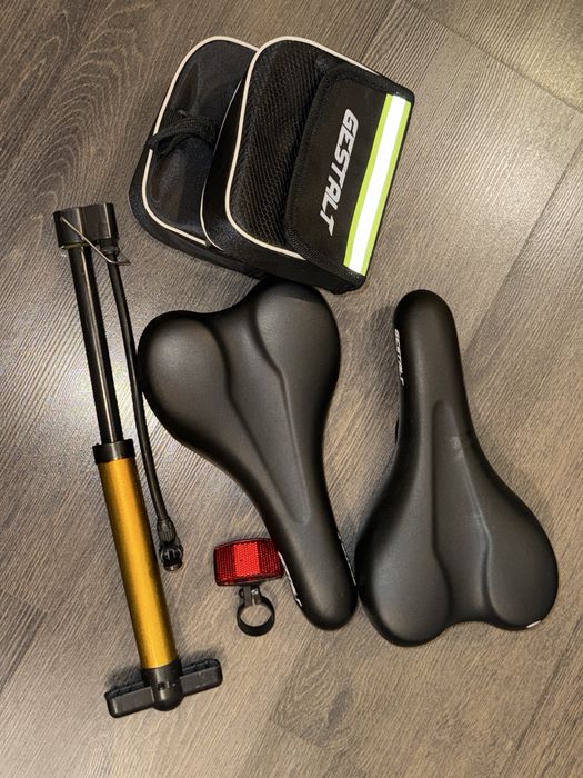 Набор для велосипеда (седло, сумка, насос, фонарь)