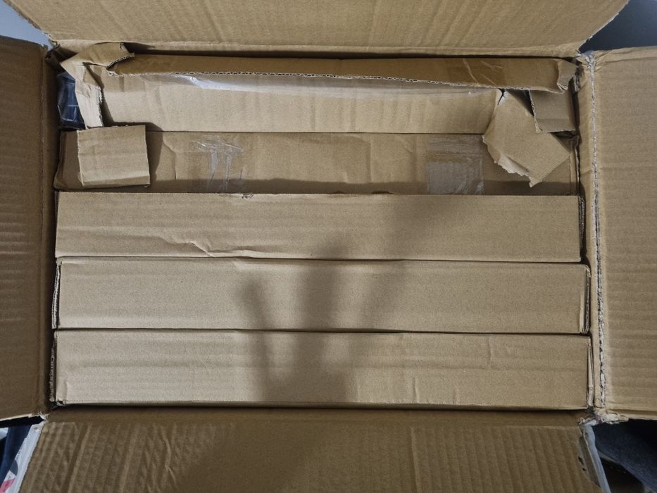 Vand Rafturi pentru RACK servere.