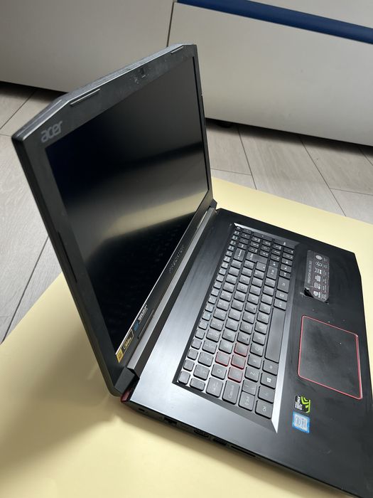 Laptop Acer Predator Helios 300 PH317-52