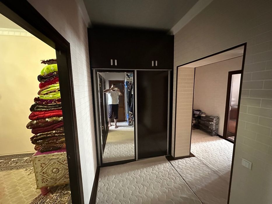 Продам Новый квартиру! Одно подездное Дом кирпичный адрес 6 микр возле