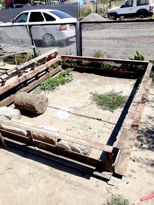 Гаражные ворота.