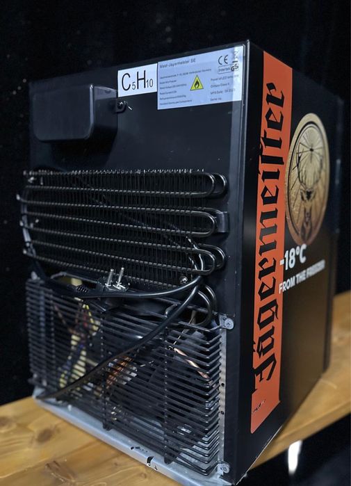 Продам барный холодильник