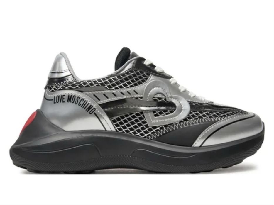 Маратонки love moschino