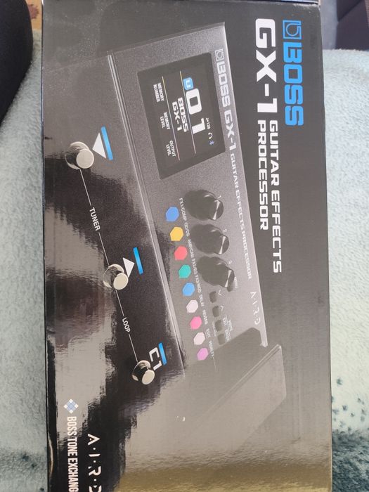 Vând Boss GX-1 nou in cutie