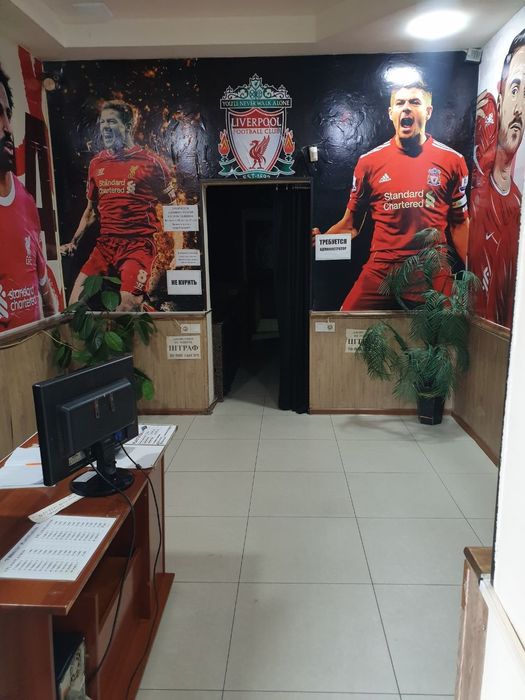 Сдаётся в центре  3х комнатный нежилой обьект.т