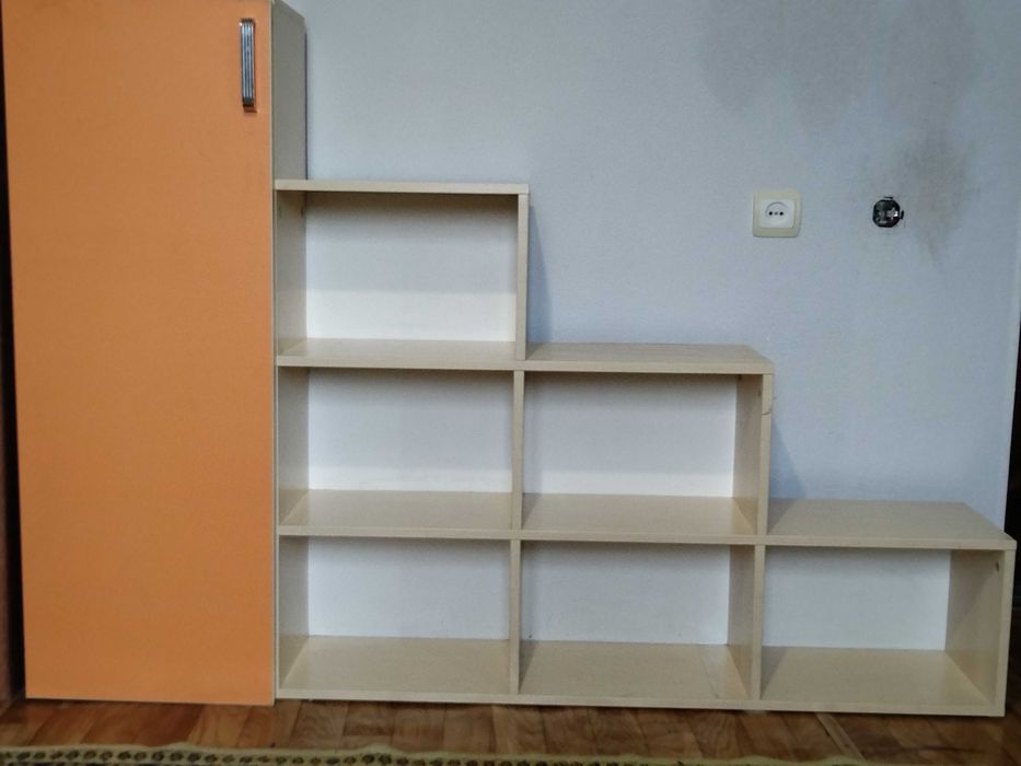 шкаф и полка для книг