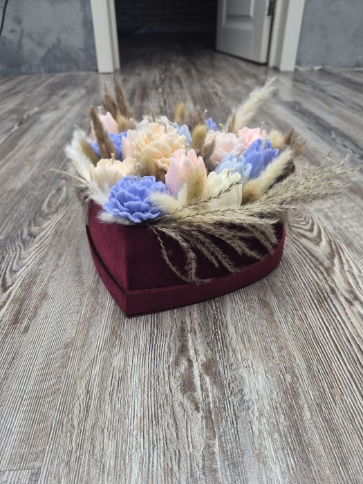 Арома свечи в букетной компазиции