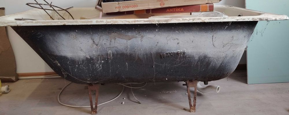 Продам чугунную ванну б/у 1,5м