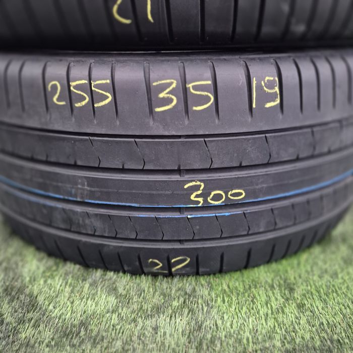 255 35 19 Pirelli runflat