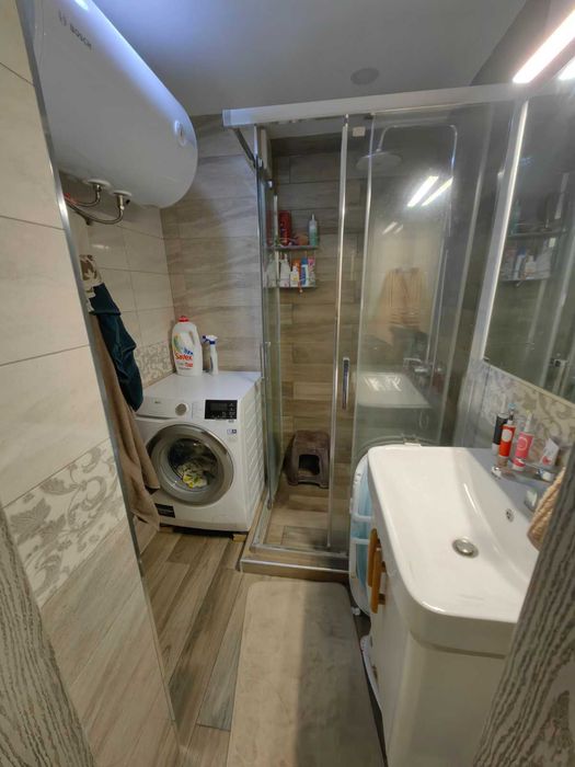 Продавам тристаен апартамент в гр. Перник кв. Изток