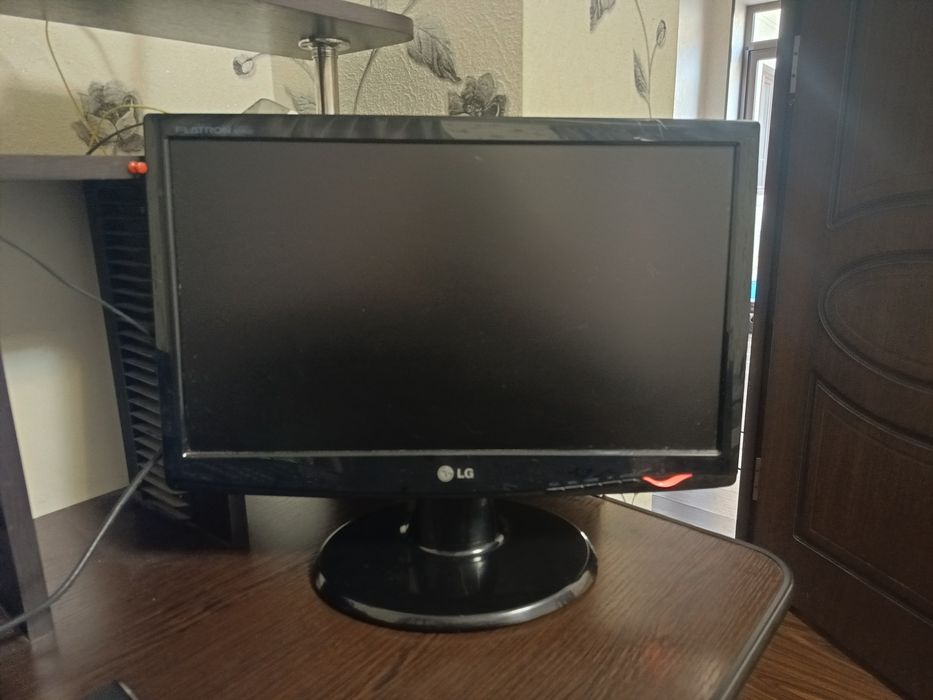 Продам монитор LG Flatron W1943