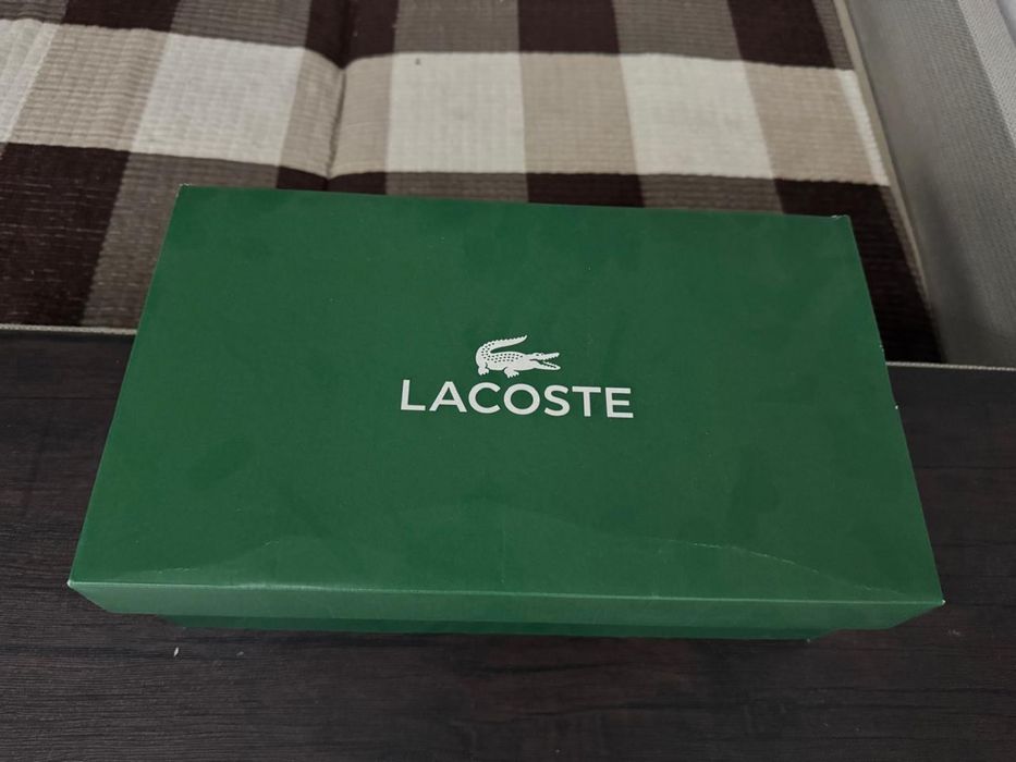 Кроссовки от Lacoste
