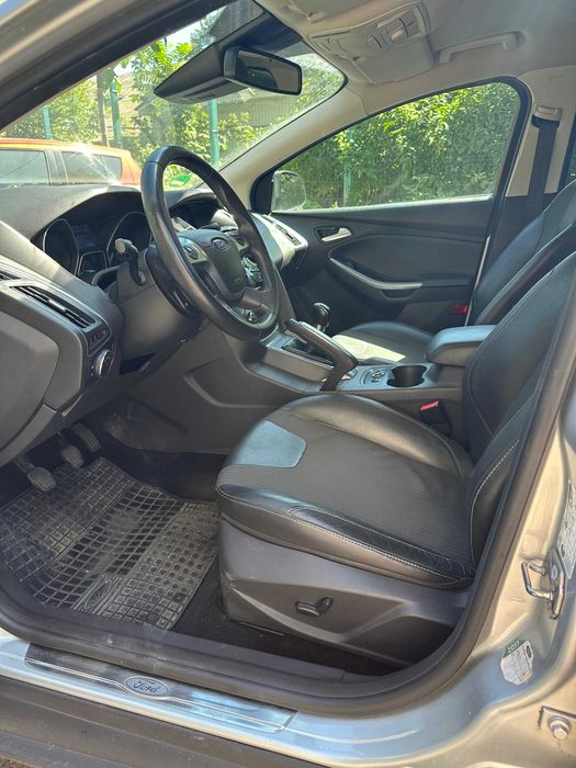 FORD Focus 2012 — imagine 4