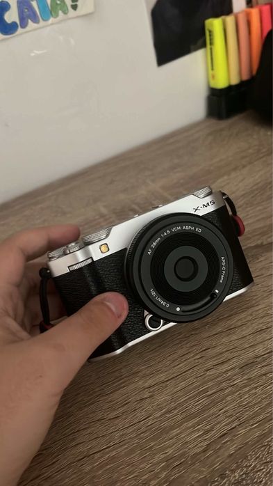 canera foto fujifilm xm5 cu obiectiv fuji 15-45 mm f3.5