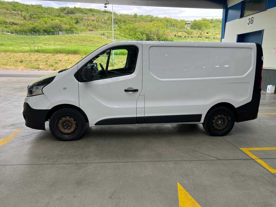RENAULT Trafic 2018 — imagine 2