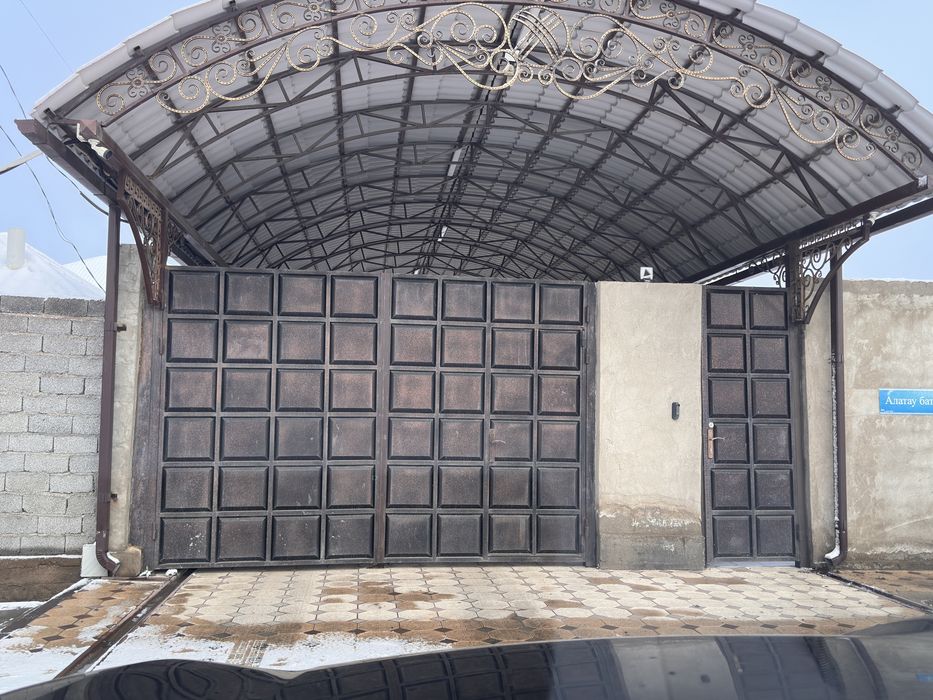 Ворота сатылады ені 3,8 метр және есігі 90 см