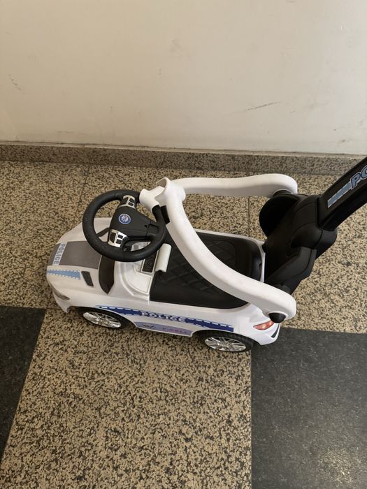 Детска кола с родителски контрол