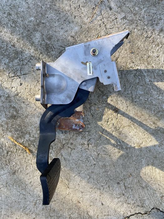 Педал за спирачка шевролет каптива автомат