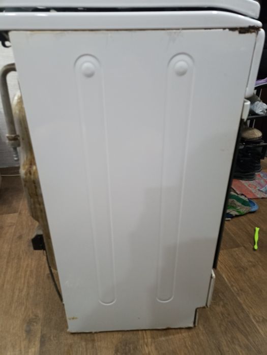 Газовая плита Indesit.